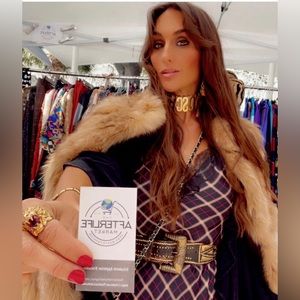 Meet your Posher, Elizabeth